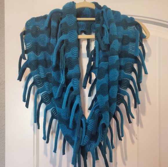 Scarf - Picture 1 of 2